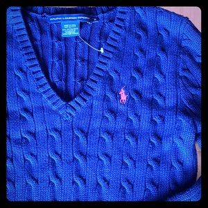 Ralph Lauren Cable knit V neck sweater. Sz Medium
